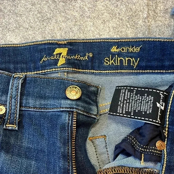 7 for all Mankind, The Ankle Skinny. Size 25. - Picture 9 of 11